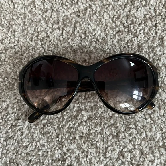 OLIVER PEOPLES Casella Sunglasses 61 13 135 - Picture 2 of 6